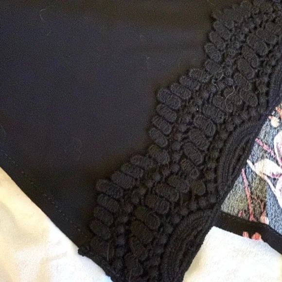 Daniel Rainn Black Blouse with Pink Floral Design - NWT - XS - Picture 5 of 8